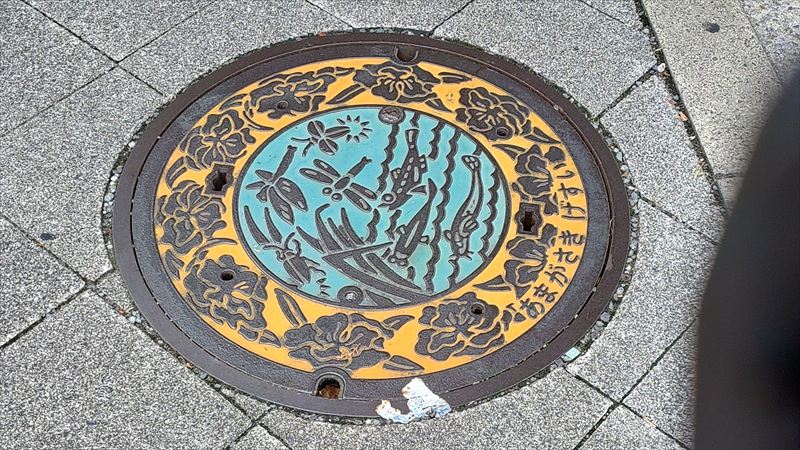 マンホール